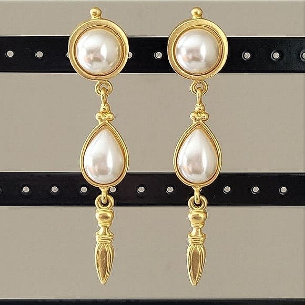 Earrings Vintage Etruscan Style Matte Gold Tone Faux Pearl Earrings #0120